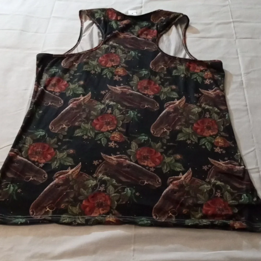 Cherry Loom horse profile tank